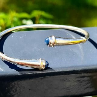 Bracelet vangovango lisse 100% argent-pierre saphir bleu