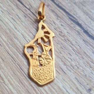 Pendentif Madagascar un ouvrier et sa charrette 100% OR 18K Artisanal