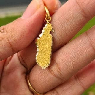 Pendentif Madagascar graine de sable en Or 18K 100% artisanal