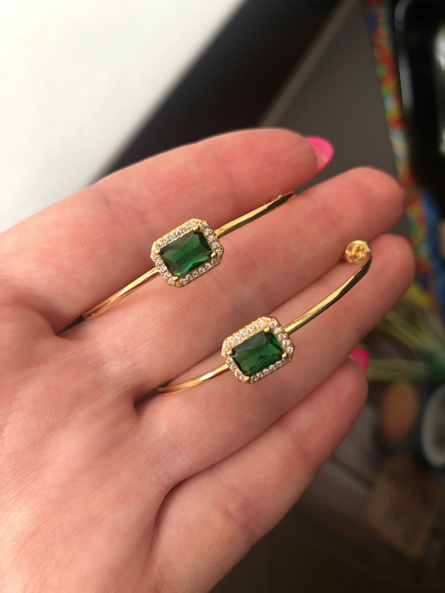 Boucles d'oreilles demi créoles avec émeraude de Verneuil en OR 18K 100%Artisanal 8G – Image 2