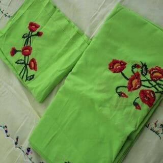 Ensemble Couvre-lit et Taille d'oreiller à broderie fait main