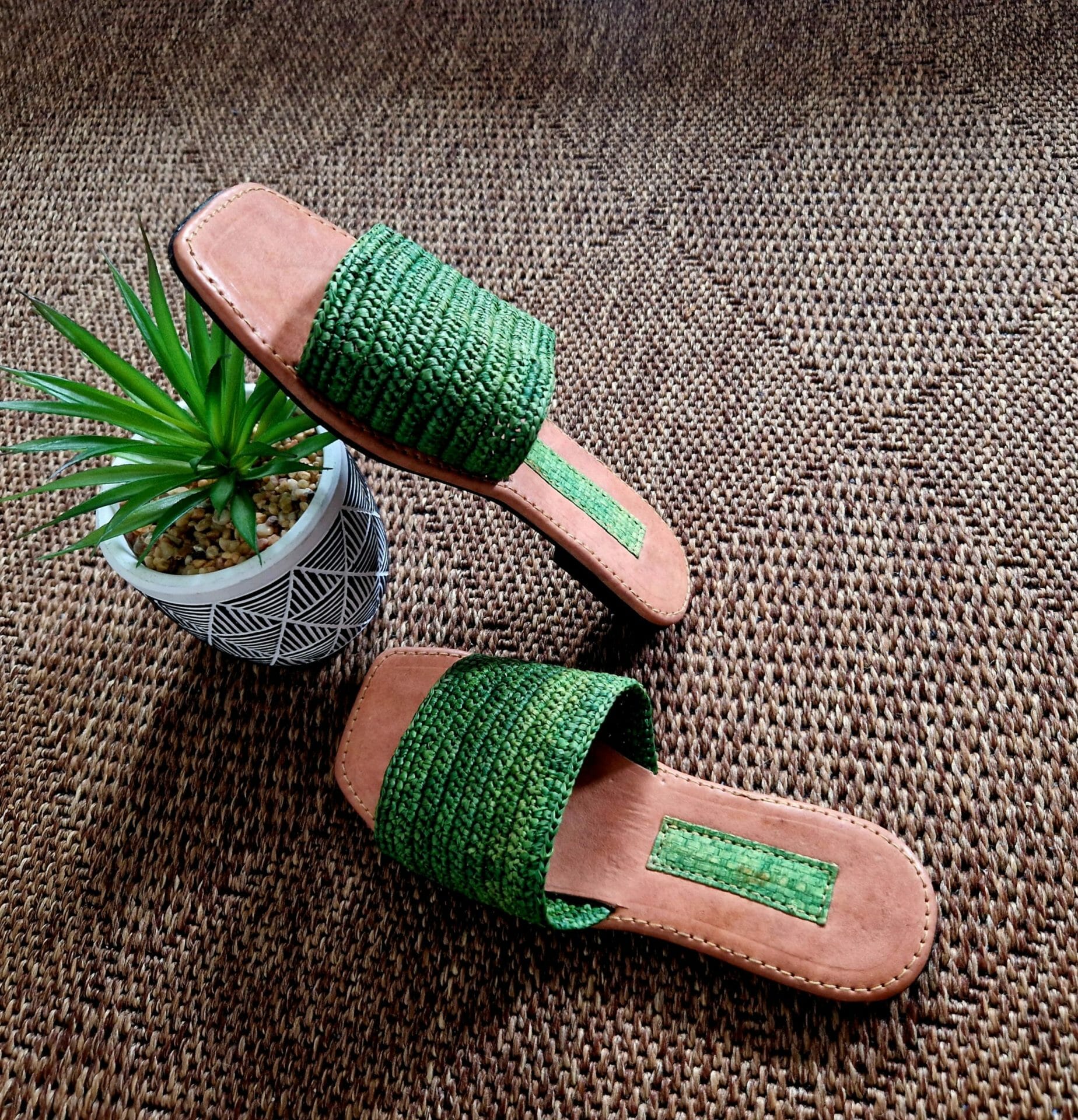 Sandale 100% artisanale en cuir et en raphia pour femme verte pointure 38 – Image 3