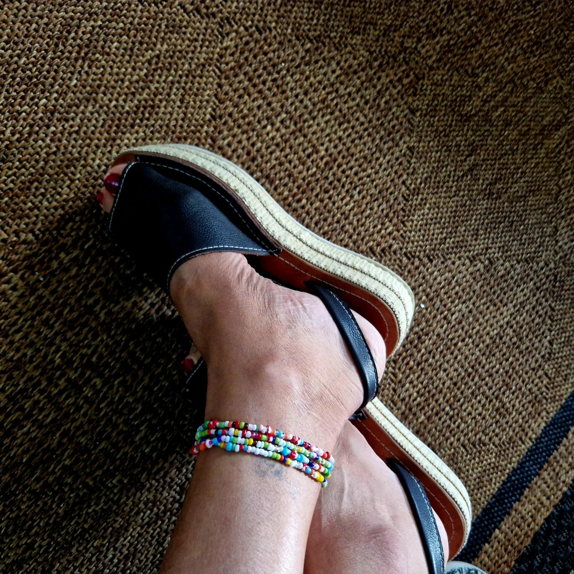 Sandale avarca pour Femme en cuir à plateforme raphia 100% artisanal Noir – Image 2