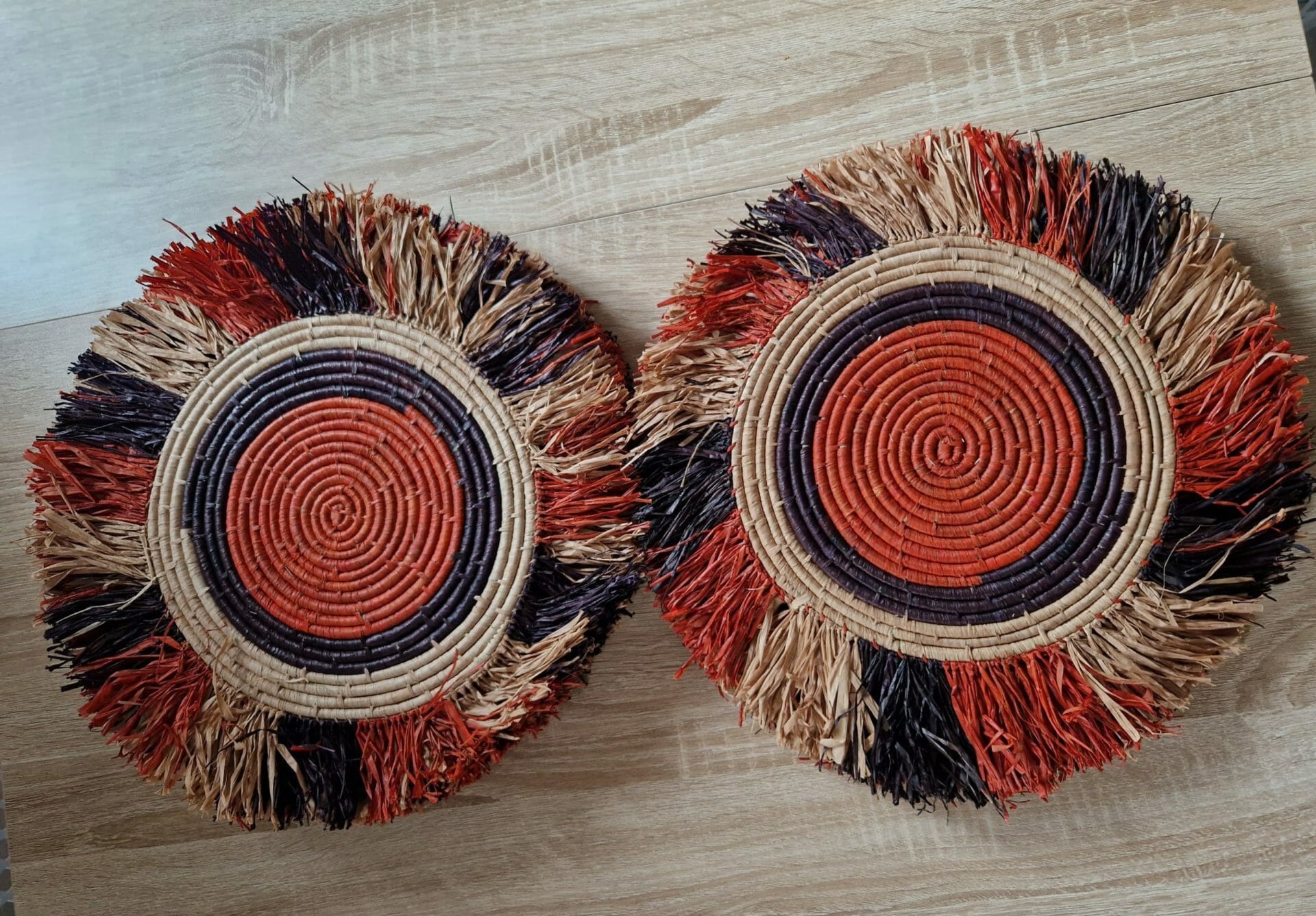 6 Sets de napperon d'assiette en raphia multicouleur 100% naturel – Image 2