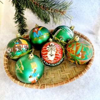 6 Boules de Noël/ décoration de Noël/collection NOËL ARTISANAL/ Madagascar