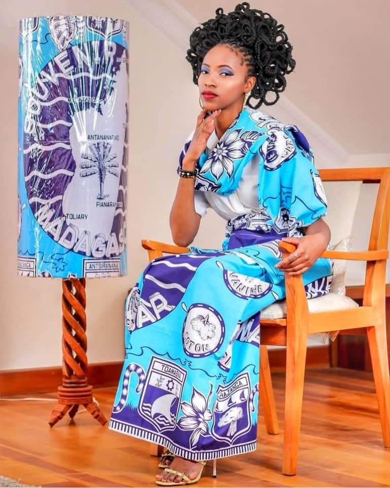 "LAMBAOINE" Ensemble pagne traditionnel Malagasy