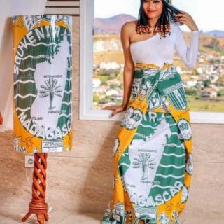 "LAMBAOINE" Ensemble pagne traditionnel Malagasy