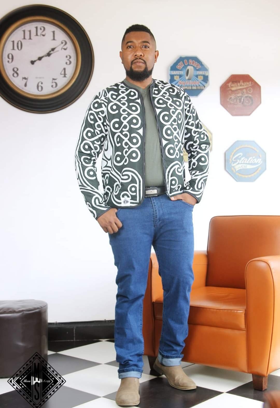 Bombers /Veste/collection LAMBAOINE/ Madagascar – Image 4