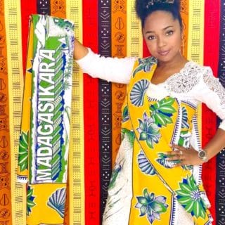 "LAMBAOINE" Ensemble pagne traditionnel Malagasy