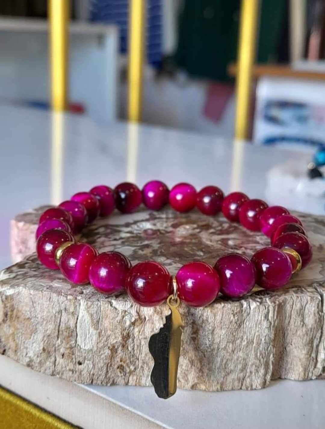 Bracelet œil de tigre rose fuchsia💖/en pierre naturelle/Madagascar