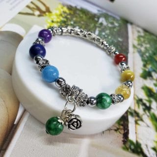 Bracelet 7 pierres/ 7 chakras/ pierre naturelle/ Madagascar