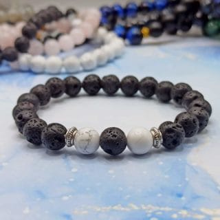 Bracelet : pierre de lave et Howlite -en pierre naturelle de Madagascar