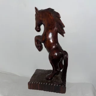 Statue en Bois palissandre d'Étalon de Cheval