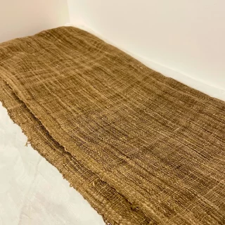 Châle en Soie Sauvage de Madagascar