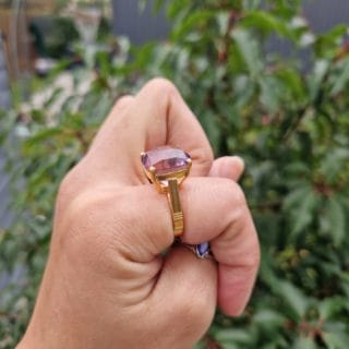 Bague solitaire amethyste xxl en or 18k 6g
