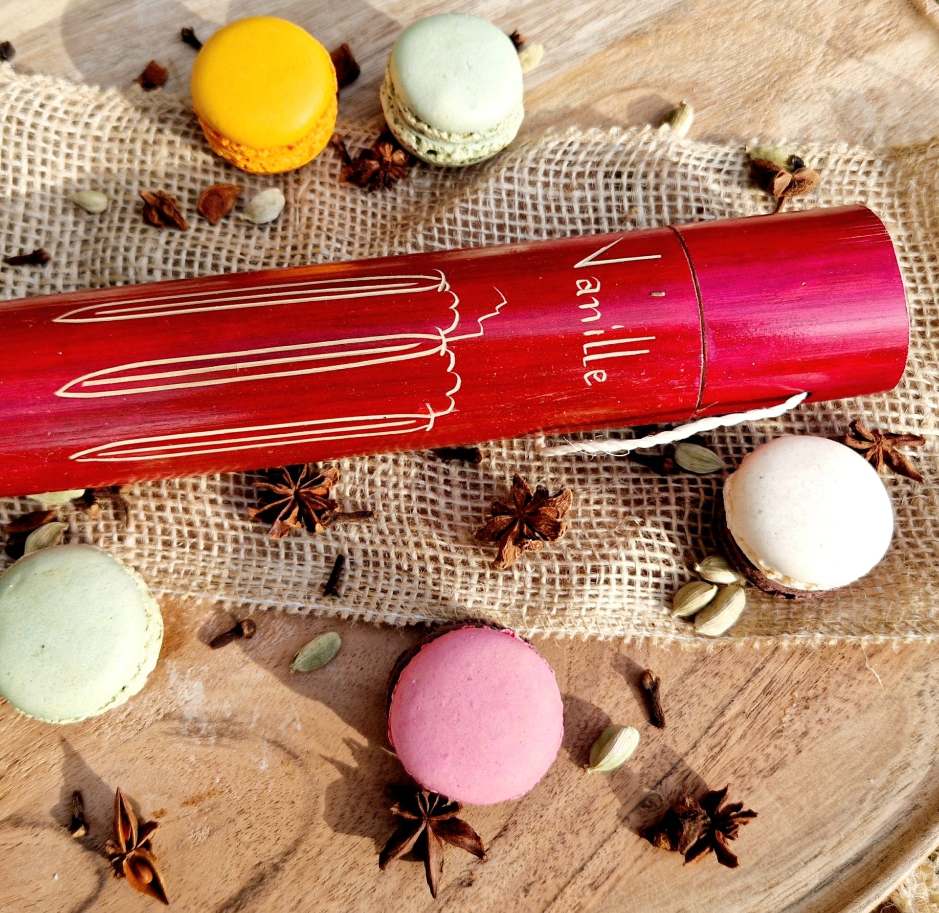 Tube artisanale en bambou et 5 gousses de Vanille de Madagascar 16-18cm /Collection VAVASAHA – Image 14