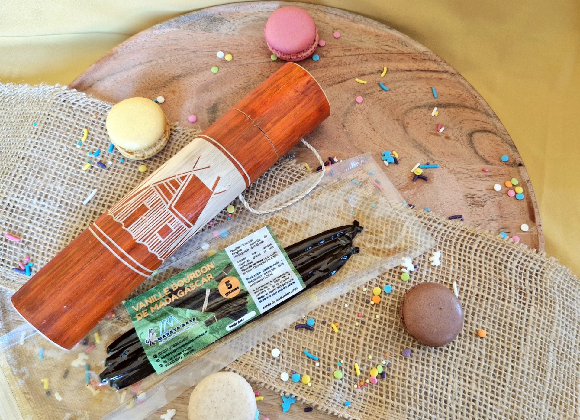 Tube artisanale en bambou et 5 gousses de Vanille de Madagascar 16-18cm /Collection VAVASAHA – Image 10