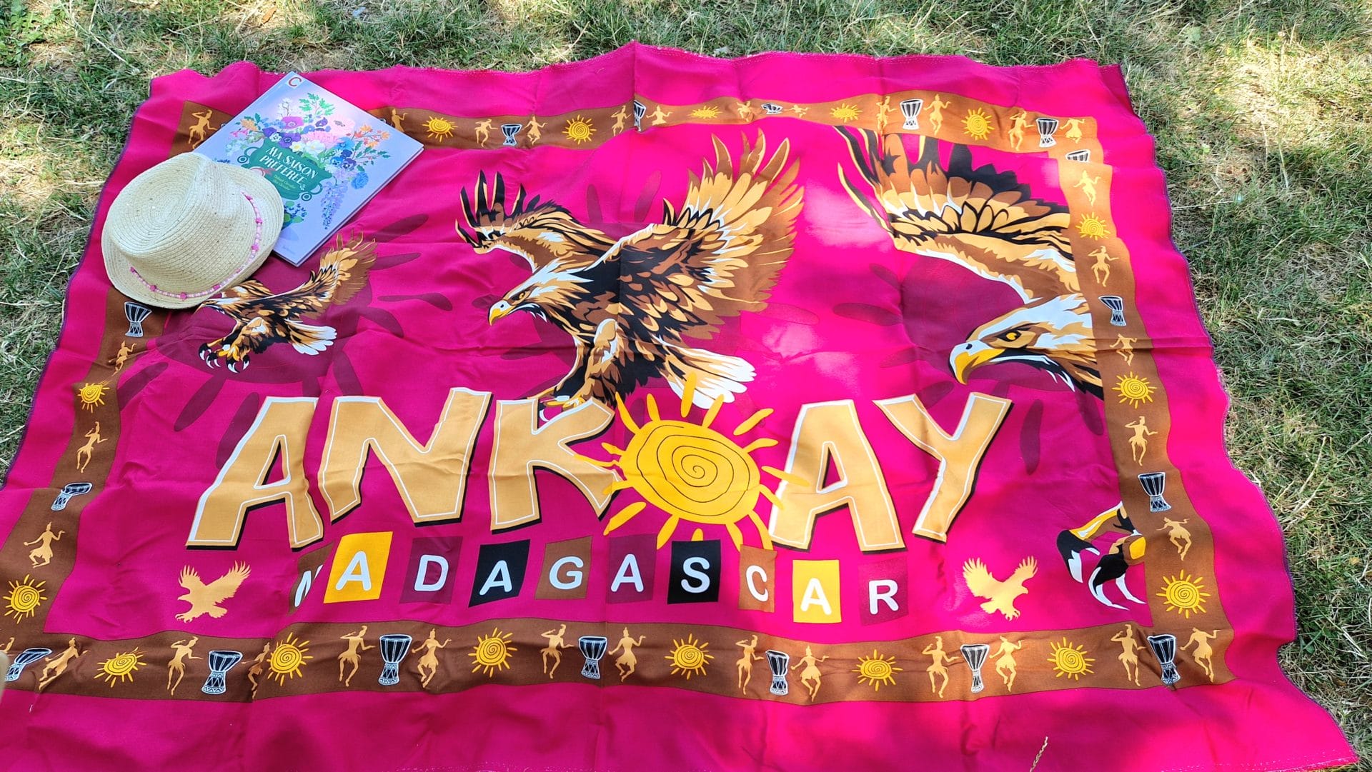 1 paréo plage fibranne/Salova/LAMBAOINE/Pagne traditionnel Malagasy – Image 4