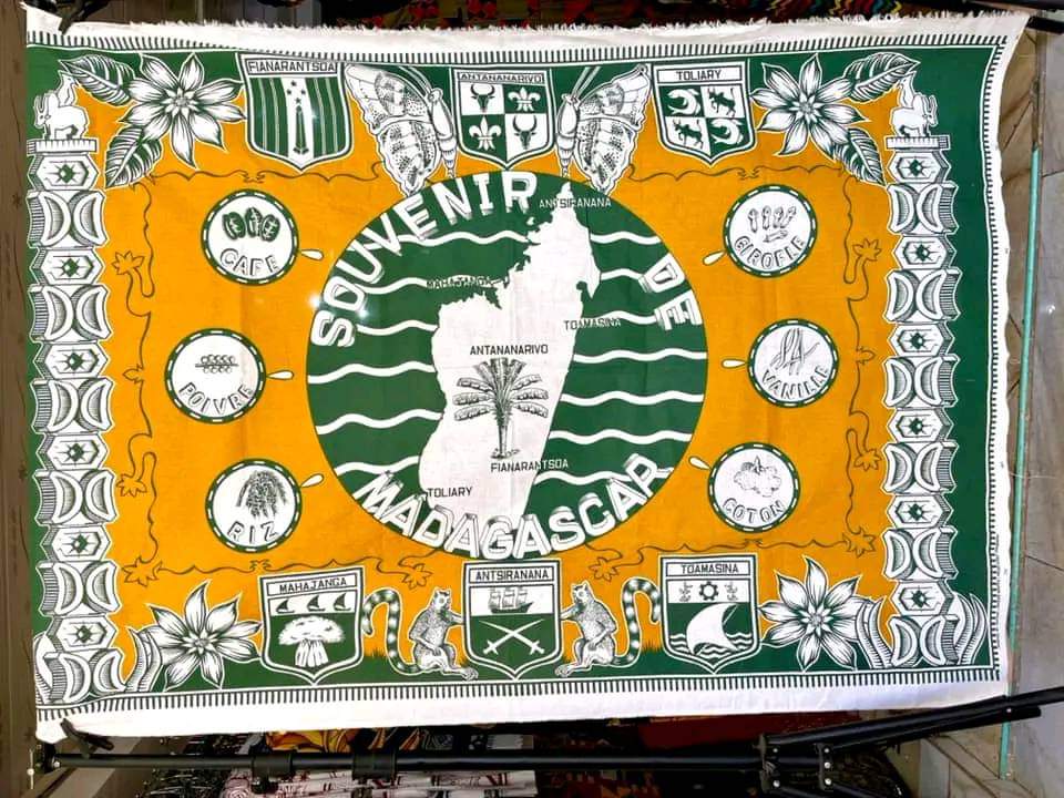 1 Salova/LAMBAOINE/Pagne traditionnel Malagasy – Image 7