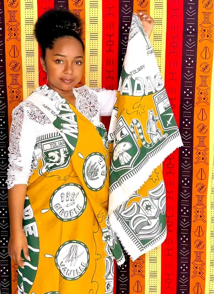 1 Salova/LAMBAOINE/Pagne traditionnel Malagasy – Image 10