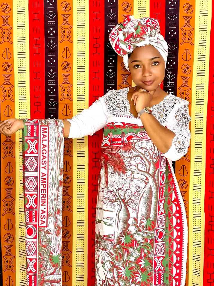 1 Salova/LAMBAOINE/Pagne traditionnel Malagasy – Image 11
