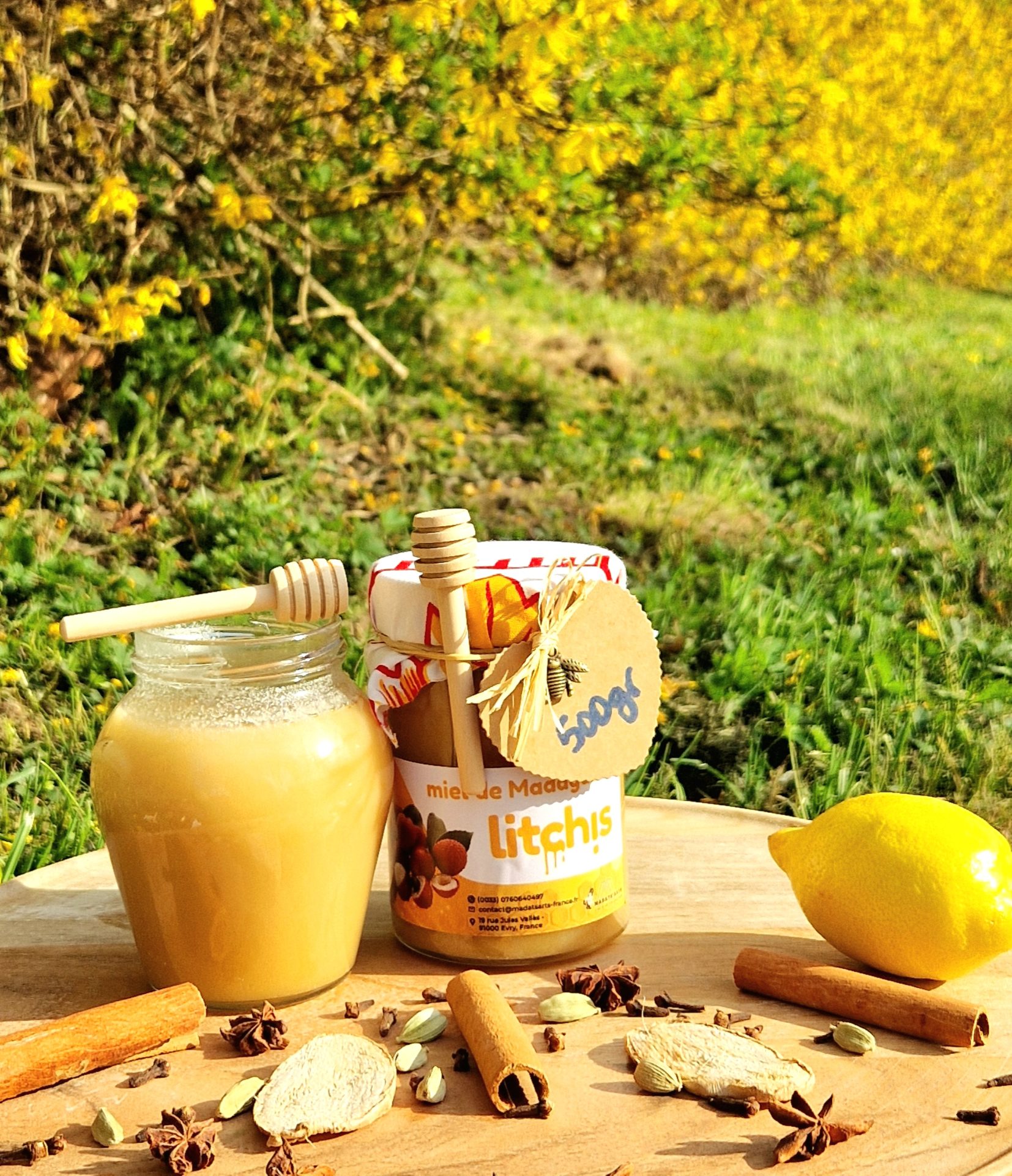 500gr de Miel de Litchi et une cuillère/ Miel de Sud-est de Madagascar