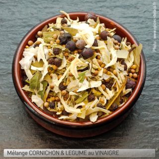 CORNICHON et LEGUME au VINAIGRE 540g XL ... mélange d'épices, herbes aromatiques, condiments, piments